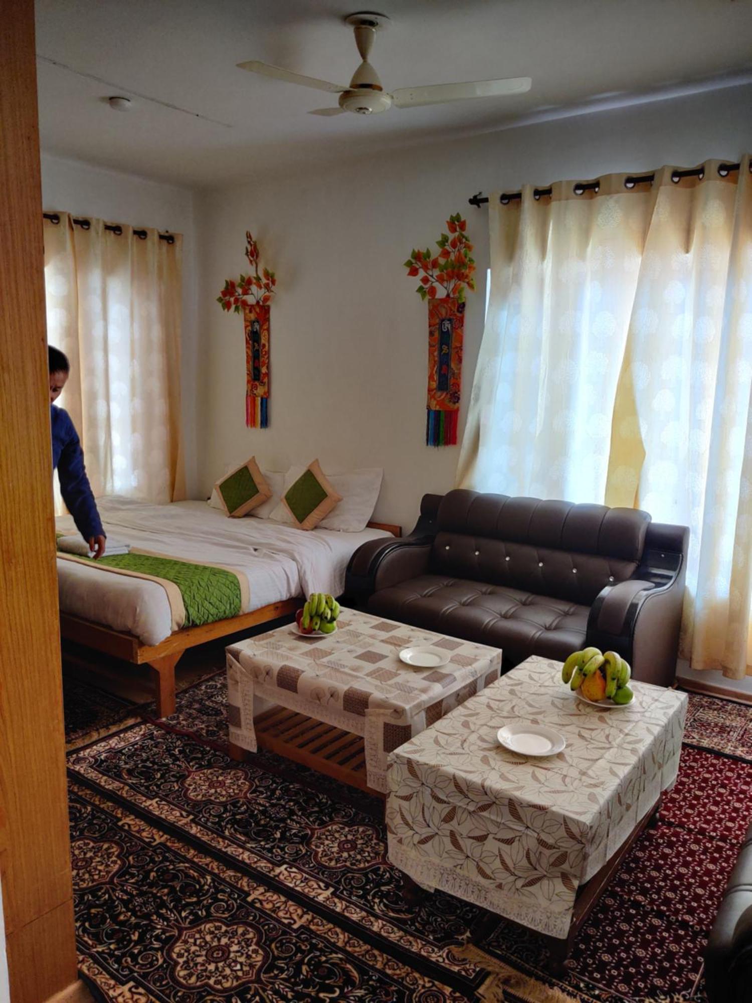 Hotel Akash - Luxury Hotel In Mcleodganj МакЛеод Ганж Екстериор снимка
