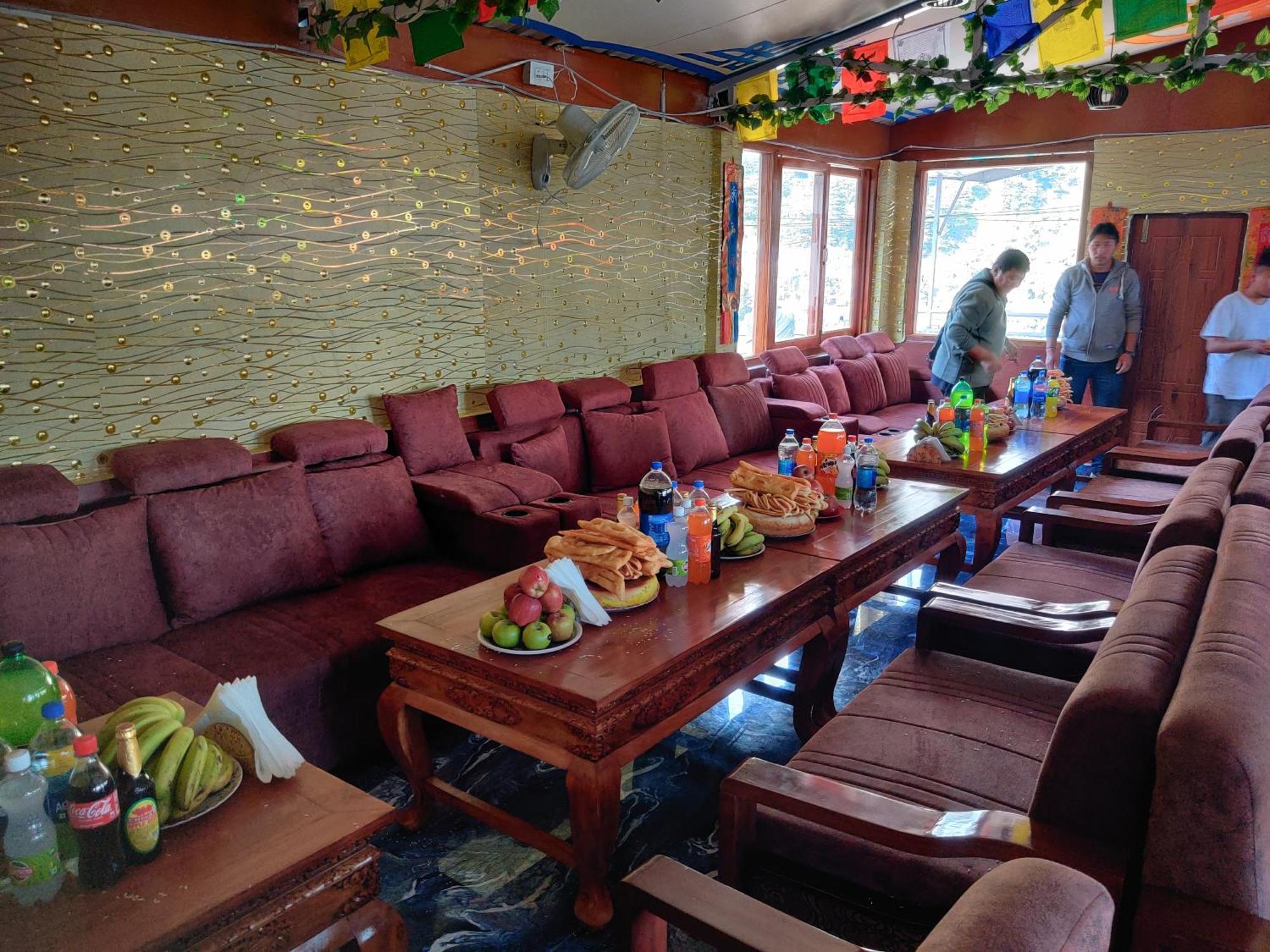 Hotel Akash - Luxury Hotel In Mcleodganj МакЛеод Ганж Екстериор снимка