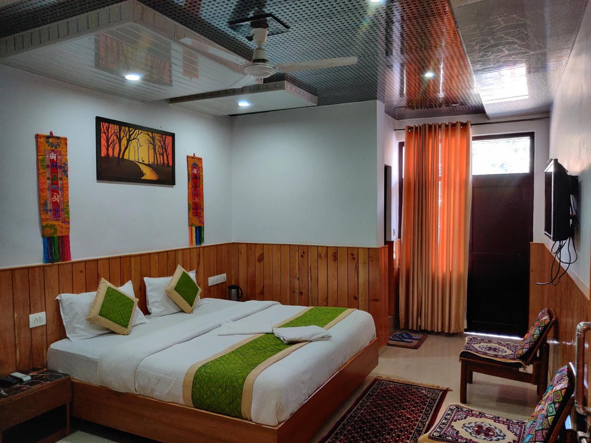 Hotel Akash - Luxury Hotel In Mcleodganj МакЛеод Ганж Екстериор снимка